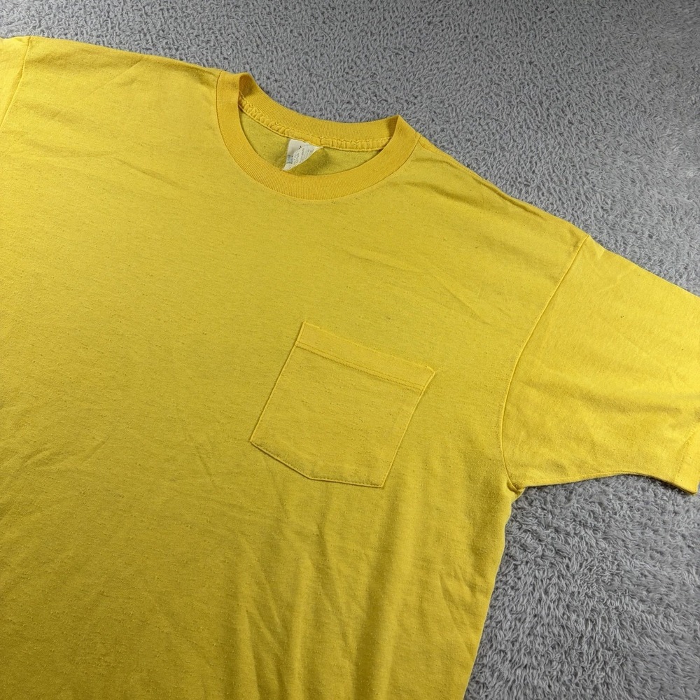 VINTAGE 70s 80s Pocket Tee Mens Medium Yellow Paper Thin Single Stitch